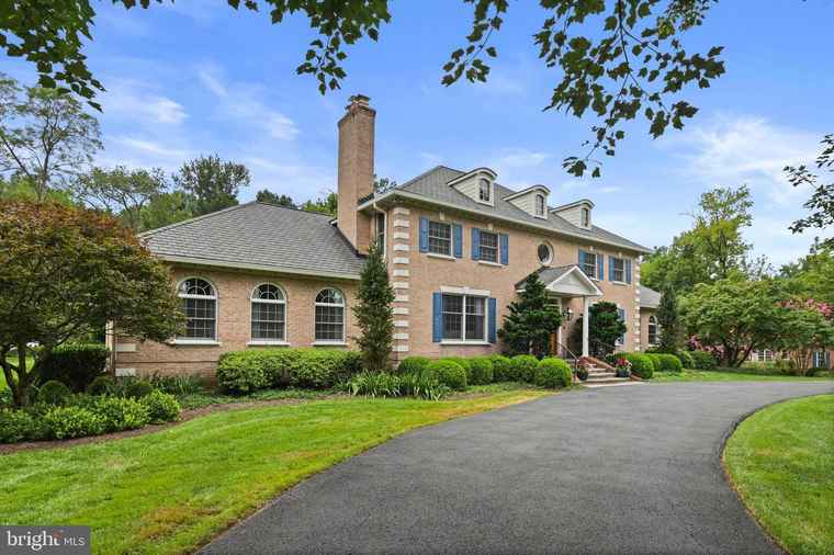 Photo of 9705 Katie Leigh Ct Great Falls, VA 22066