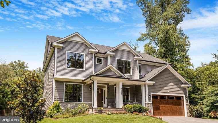 Photo of 9206 Fernwood Rd Bethesda, MD 20817