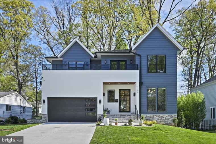 Photo of 1206 Cottage St SW Vienna, VA 22180