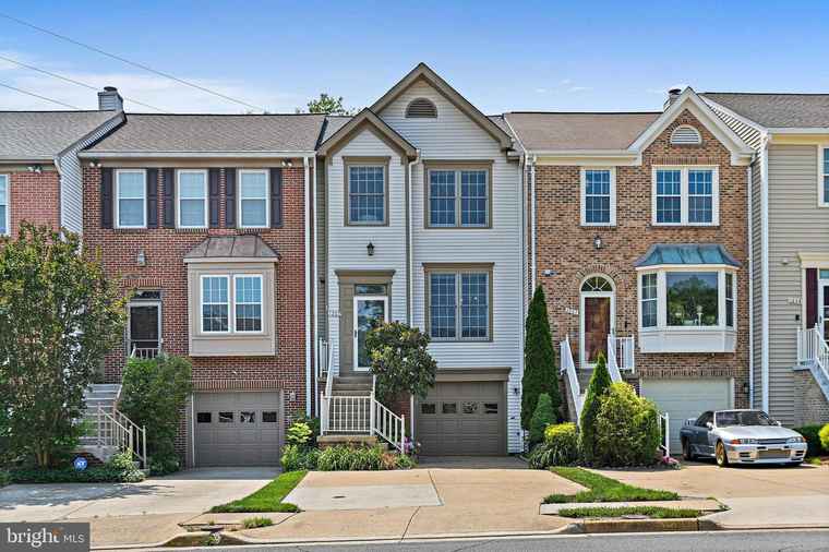 Photo of 1205 Bond St Herndon, VA 20170