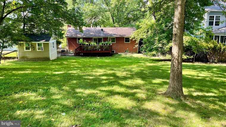 Photo of 611 Gibson Dr SW Vienna, VA 22180
