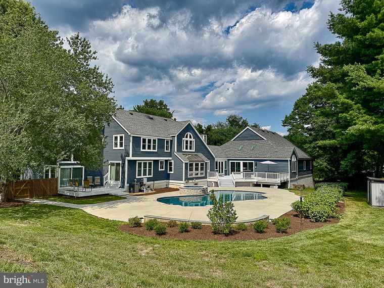 Photo of 10309 E Hunter Valley Rd Vienna, VA 22181