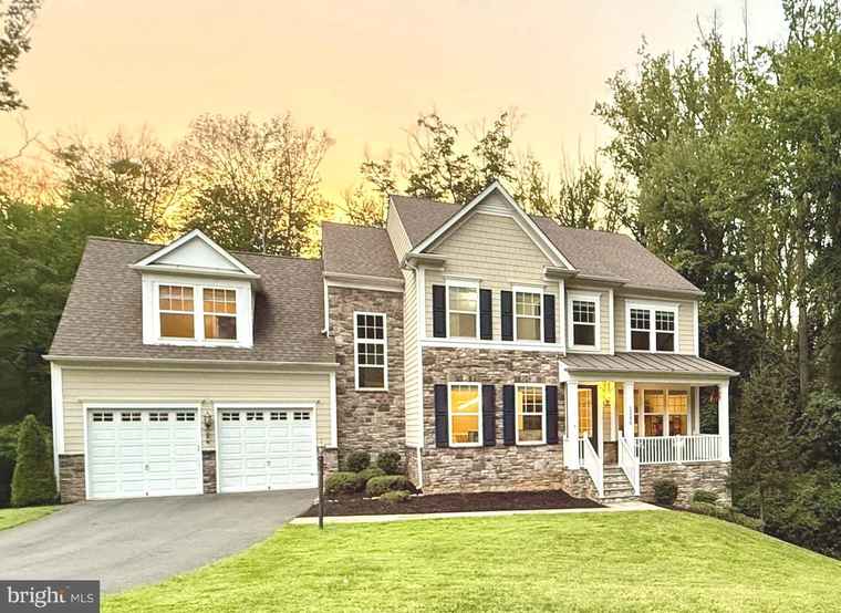 Photo of 1294 Scotts Run Rd Mclean, VA 22102