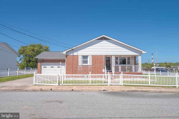 Photo of 12 Robinson Ave Dundalk, MD 21222