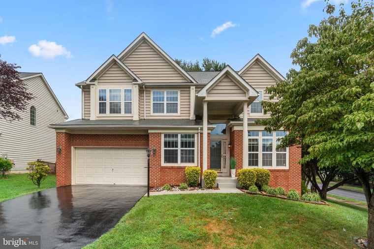 Photo of 13401 Queenstown Ln Germantown, MD 20874