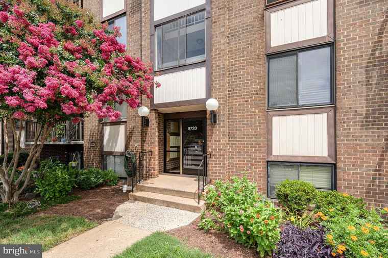 Photo of 9720 Kingsbridge Dr #302 Fairfax, VA 22031