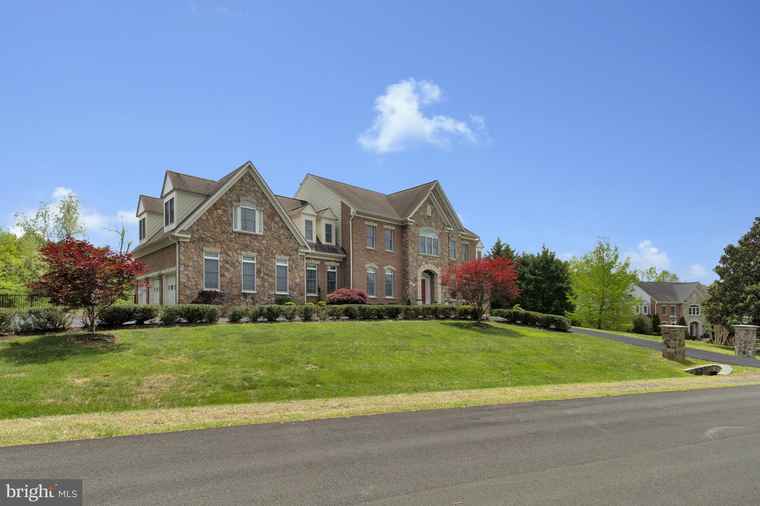 Photo of 9907 Hessick Ct Great Falls, VA 22066