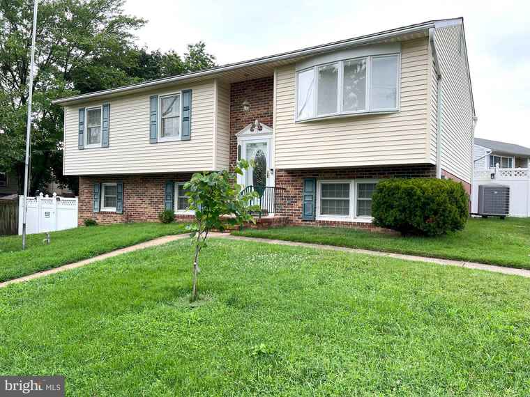 Photo of 7024 Sollers Point Rd Baltimore, MD 21222