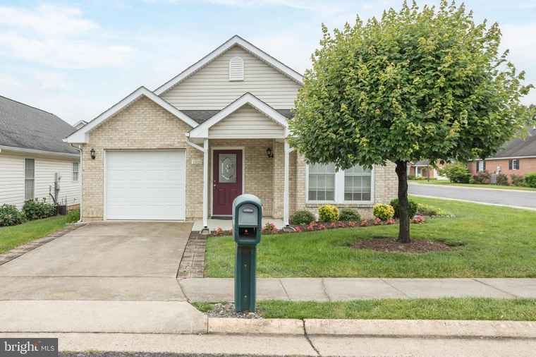 Photo of 1826 Kershaw Ln Winchester, VA 22601