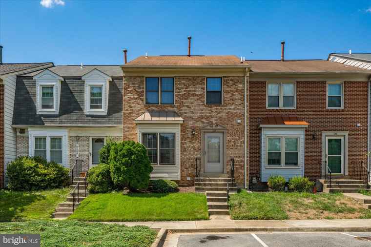 Photo of 128 Deer Park Way Gaithersburg, MD 20877