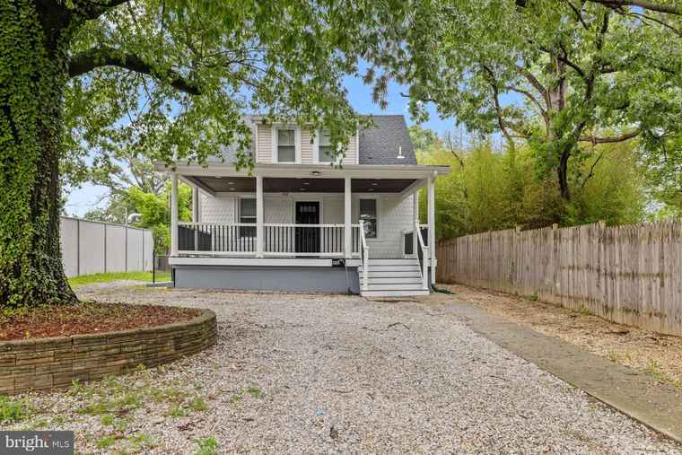 Photo of 950 E West Hwy Takoma Park, MD 20912