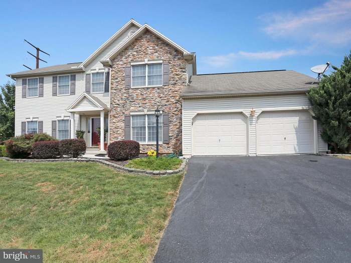 2186 Canterbury Dr Mechanicsburg Pa 17055 Mls Pacb111148 Redfin