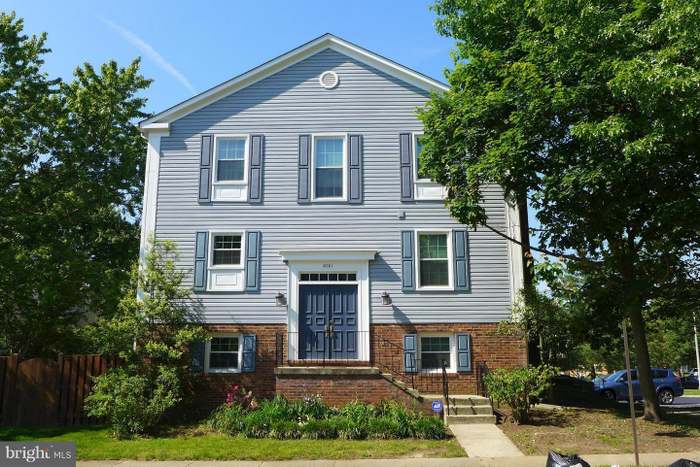 8001 Edinburgh Dr Springfield Va 22153 Mls 1001970170 Redfin