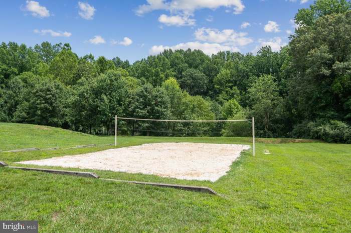 Volleyball & badminton set rental in Baltimore - Cloud of Goods