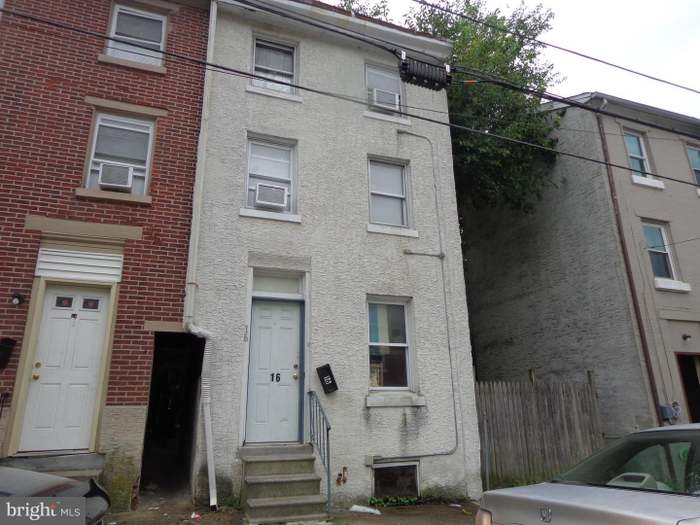 16 W Oak St Norristown Pa 19401 3 Beds 1 Bath
