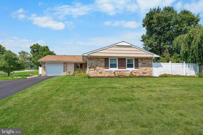 12729 Buckingham Dr, Bowie, MD 20715 | Redfin