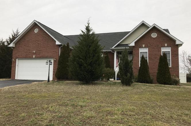 Big Horn Market Lynchburg Va / Apartments For Rent in Woodbine Village Lynchburg | Zillow - Prosecutors have said johnson's boyfriend, la 'quan dominic morris, entered the big horn market on leesville road in august, armed with what appeared to be a gun, and demanded money from.