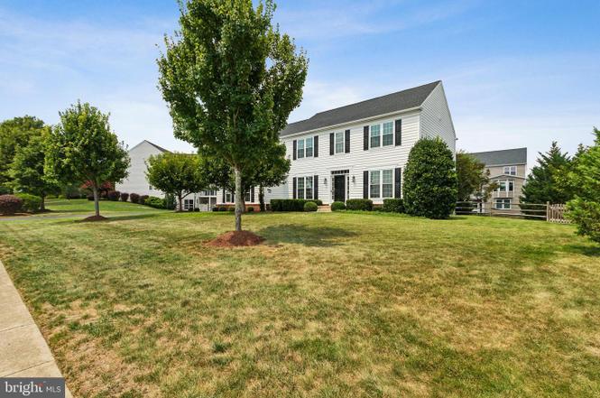 43926 Middlesex Dr, Chantilly, VA 20152 | Redfin
