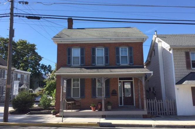 13 Hanover St, New Oxford, PA 17350 | MLS# 1002989909 | Redfin