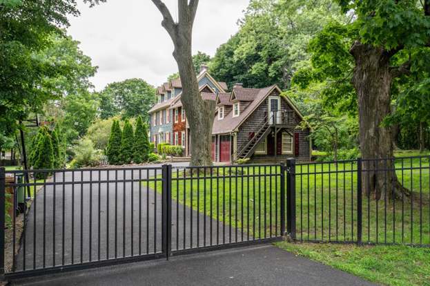 1416 Garrison Dr Ambler Pa 19002 5 Beds 2 5 Baths