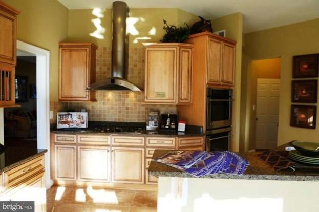 6907 Pebbleton Ct Baltimore Md 21209 Mls 1005572046 Redfin