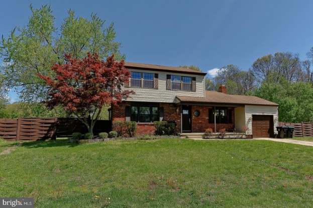 22 Fountaine Ct Waterford Works Nj 08089 3 Beds 2 5 Baths