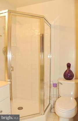 5985 Terrapin Pl 304 Alexandria Va 22310 Mls 1003729119 Redfin
