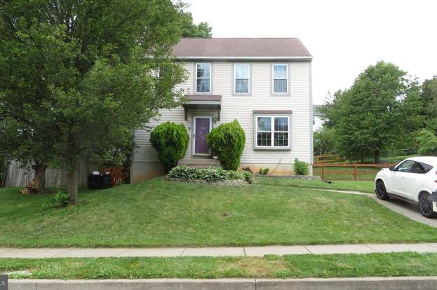 Kristina Grissom Of Bach Real Estate Just Listed 520 South Hills Court Westminster Md 21158 Tucked Away From The Busy S Deck Views Beautiful Patios Big Windows