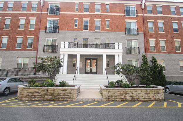 600 Commodore Ct 2632 Philadelphia Pa 19146 2 Beds 2 Baths