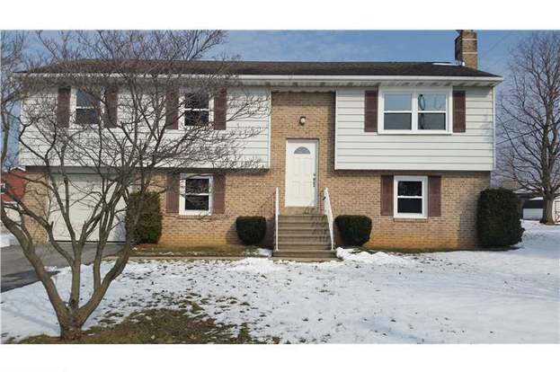 202 Beacon Rd Sinking Spring Pa 19608 4 Beds 2 Baths