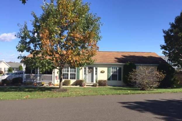 2029 Highland Ct North Wales Pa 19454 Mls Pamc629478 Redfin