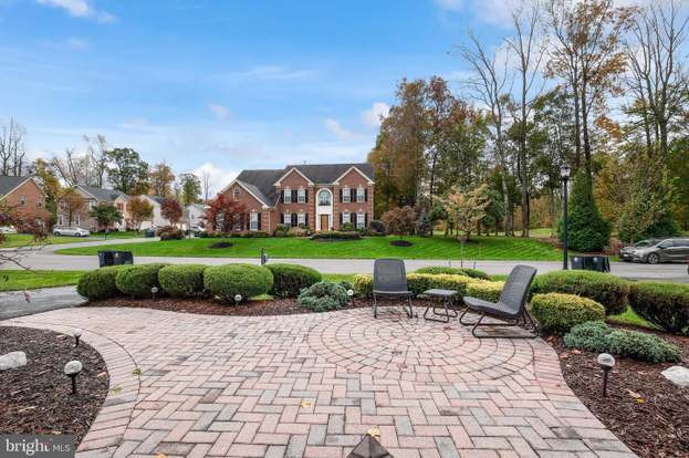 13309 Landsdales Hope Way In 2020 Bell Home Large Family Rooms Glass Fireplace