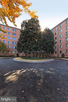 condos for sale in arlington va near metro