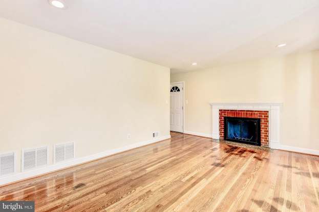 11491 Montgomery Rd Beltsville Md 20705 Mls 1004124941 Redfin
