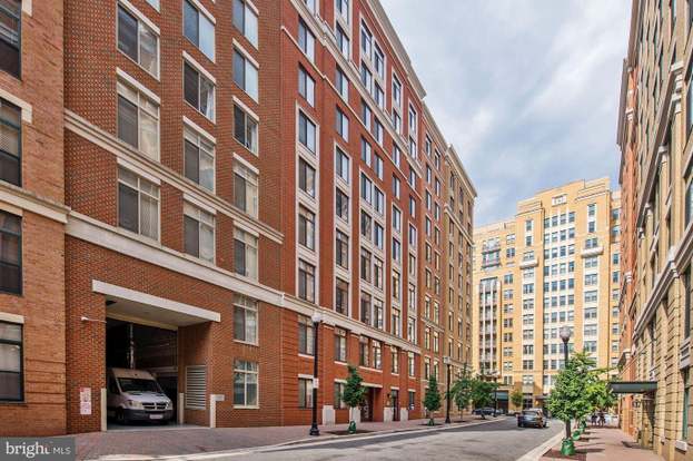 1201 Garfield St 614 Arlington Va 22201 Mls 1001528958 Redfin