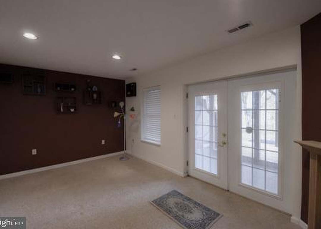 12 Wessex Ct, Reisterstown, MD 21136