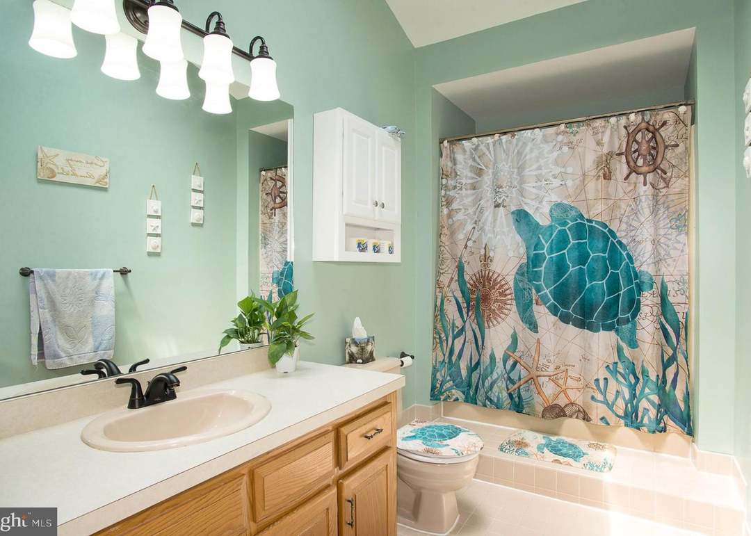 1 Innocenzi Dr, Hamilton, NJ 08690