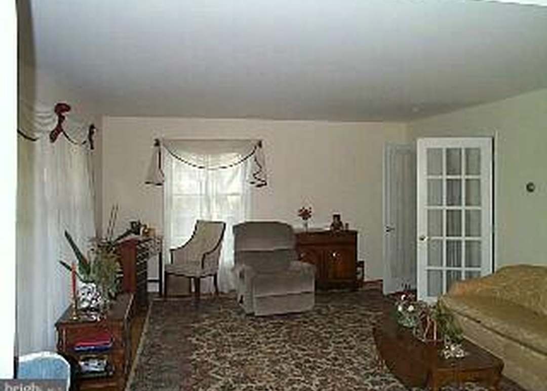 160 Rugby Pl, Woodbury, NJ 08096