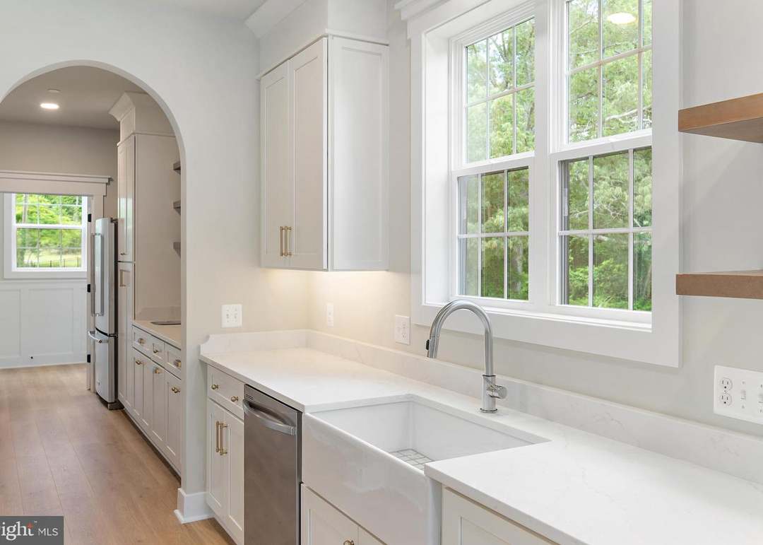21 Stratford Dr, Severna Park, MD 21146