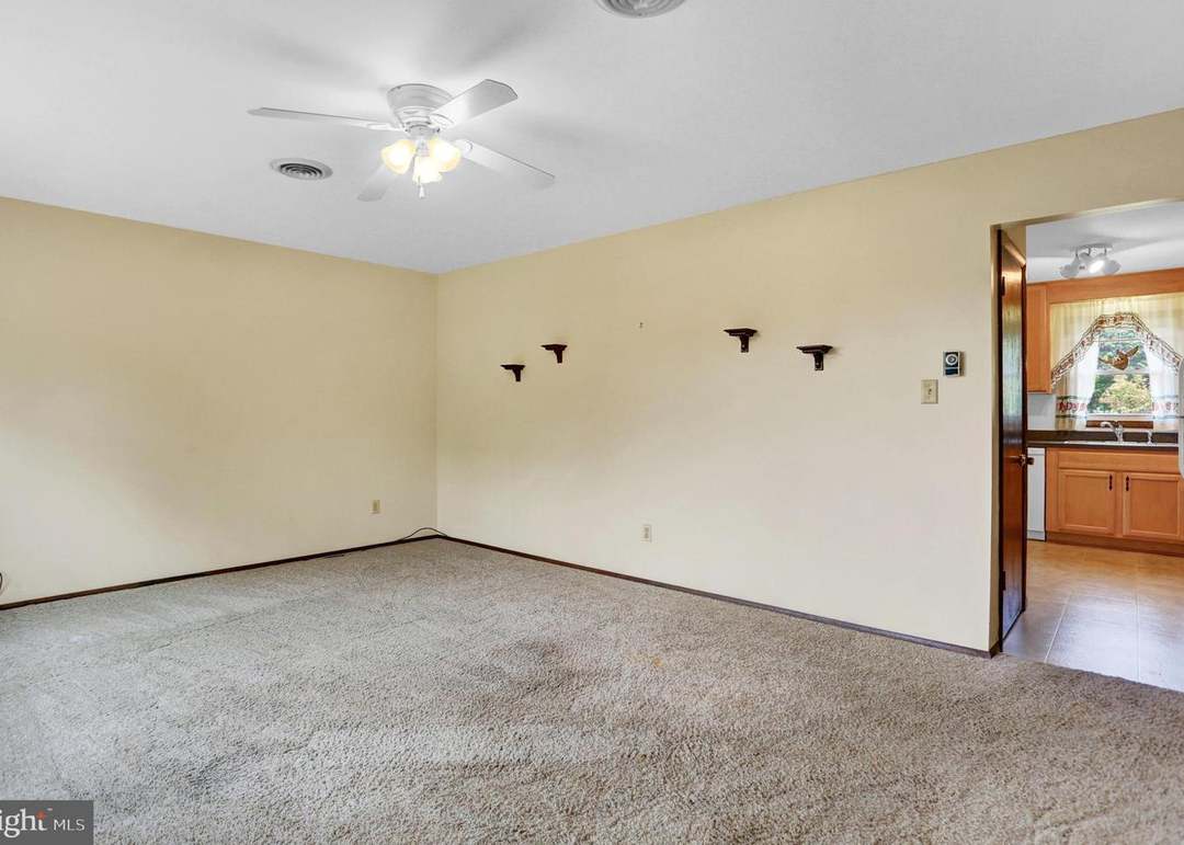 5886 Sheller Rd, Chambersburg, PA 17202