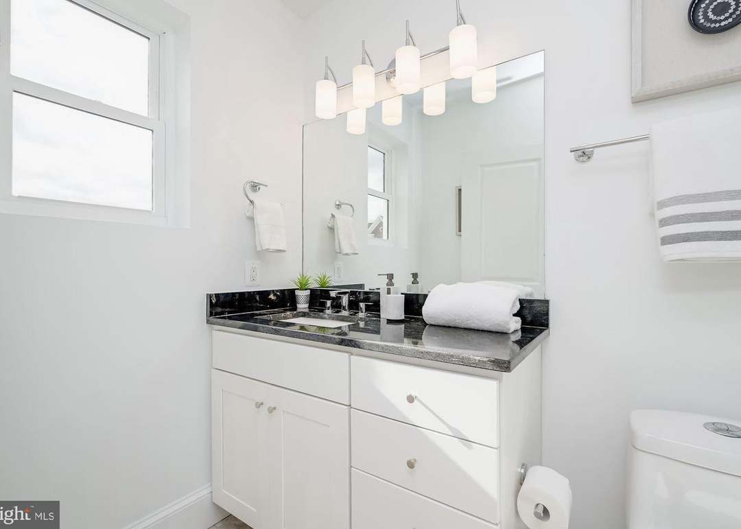 1336 Meridian Pl NW #2, Washington, DC 20010
