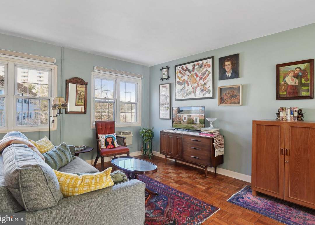 3734 Valley Dr, Alexandria, VA 22302