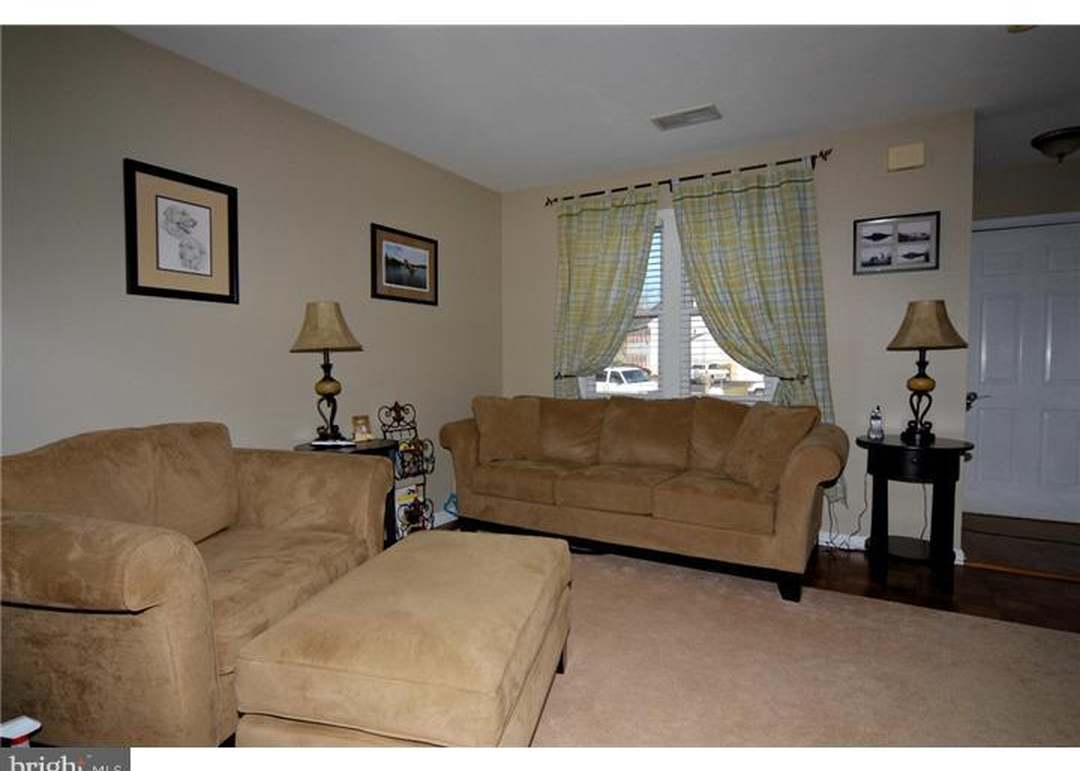 239 S 4th St, Womelsdorf, PA 19567