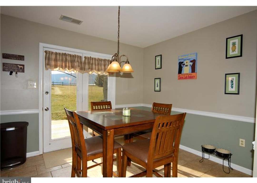 239 S 4th St, Womelsdorf, PA 19567