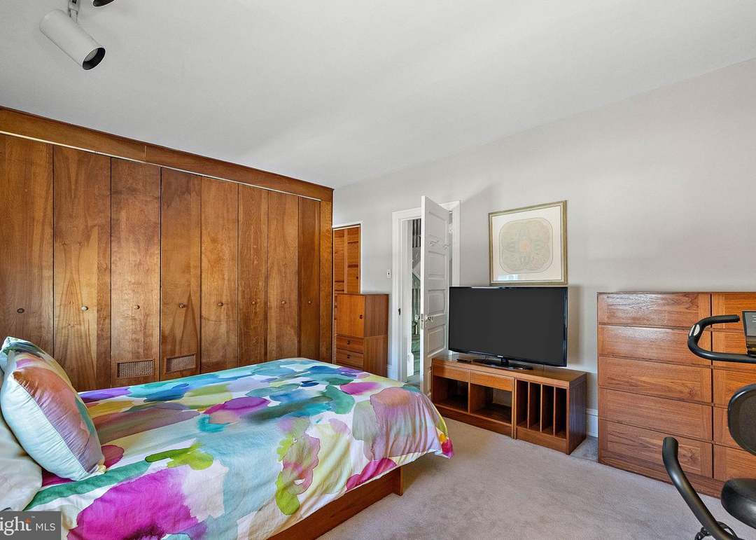 42 Bala Ave, Bala Cynwyd, PA 19004