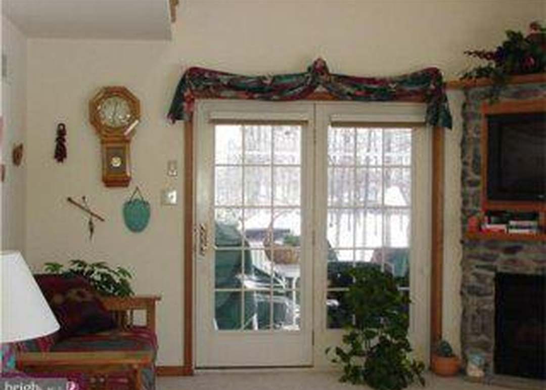62 Legion Dr, Oley, PA 19547