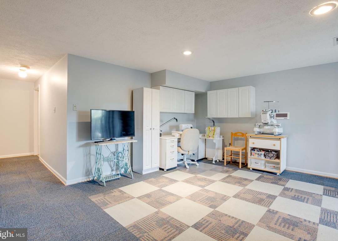 7325 Stream Way, Springfield, VA 22152
