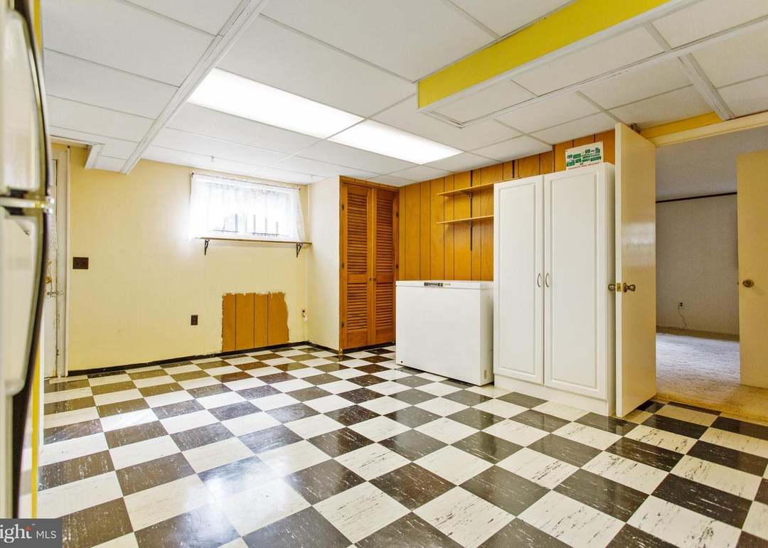 16214 Gales St, Laurel, MD 20707