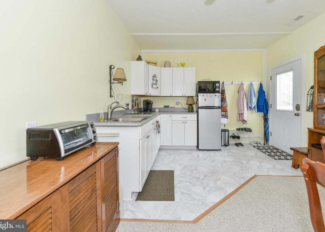 107 Robin Ave, Stephens City, VA 22655