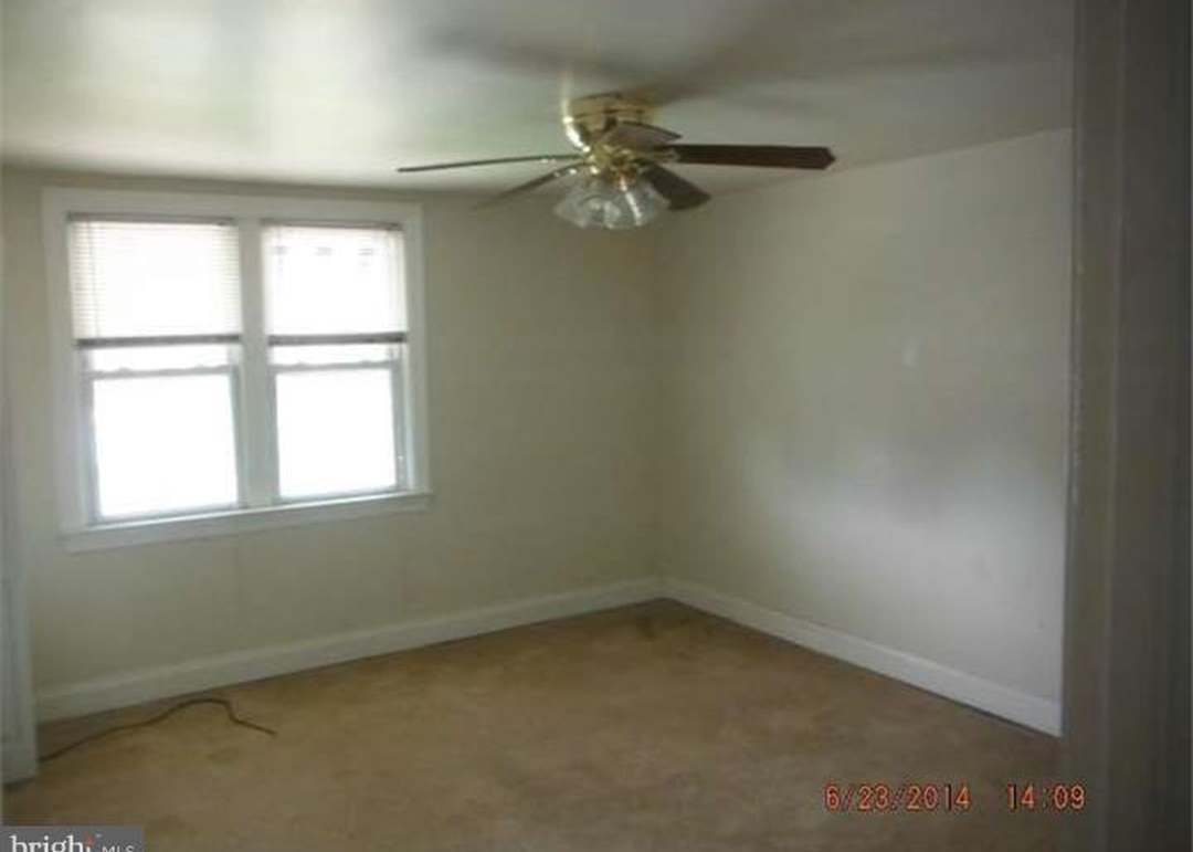 229 W Washington Ave, Clifton Heights, PA 19018